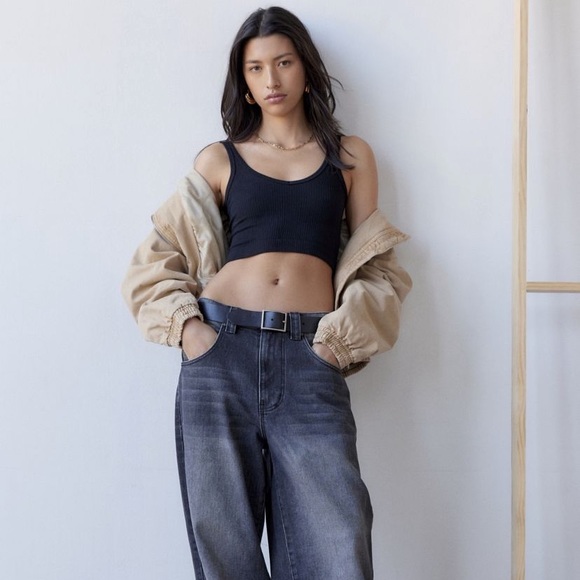 Urban Outfitters Drew seamless ribbed black bra top - Picture 4 of 4